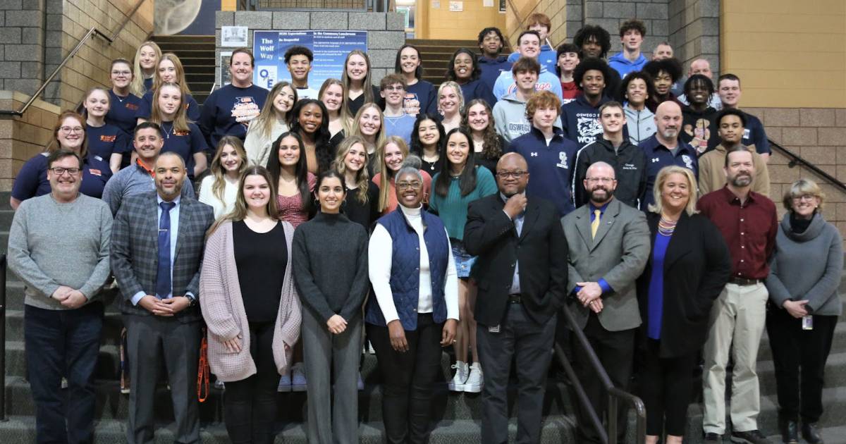 Oswego SD308 Board of Education recognizes students for academic