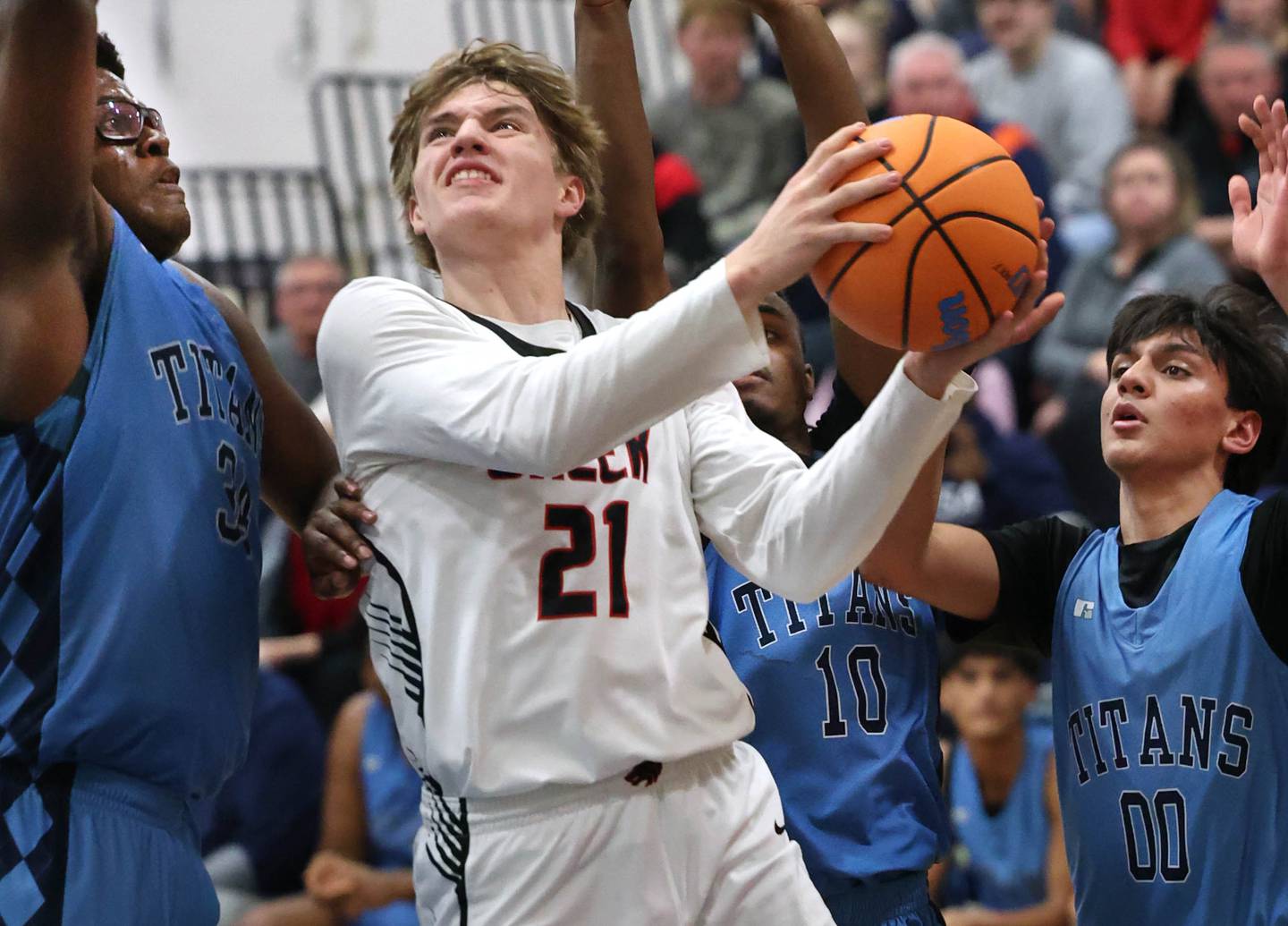 Indian Creek's Parker Murray drives against IMSA’s Lota Onwuameze Friday, Feb. 6, 2026, during their Little 10 Conference championship game at Somonauk High School.