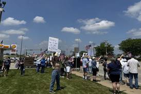 ‘Defend the Constitution’ - Nearly 400 people attend No Kings Day rally in Morris