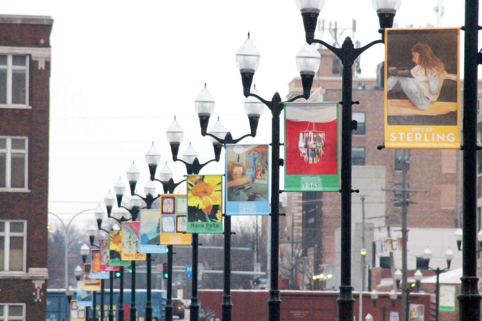 New bridge banners showcase student winners of Woodlawn Arts Academy