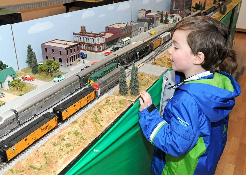 Downers Grove model railroad club attracts train enthusiasts of all ages Shaw Local