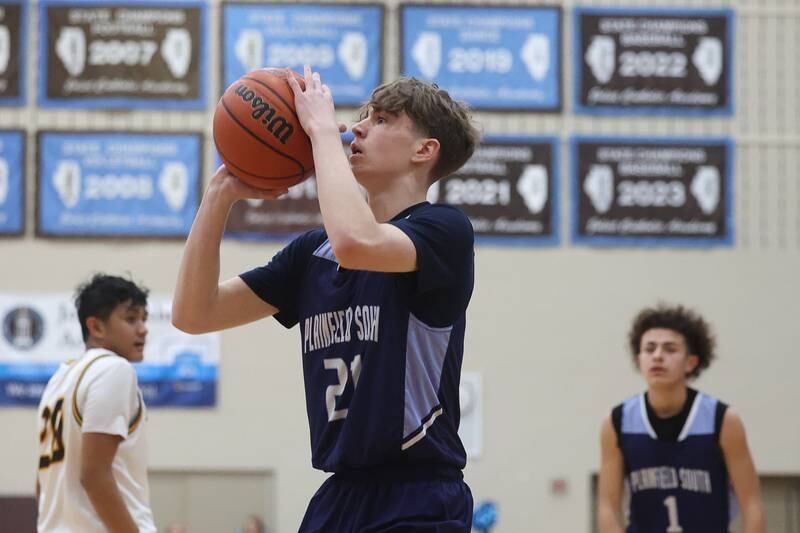 Plainfield South’s Dillon Keeley lines up a three point shot against Joliet Catholic on Wednesday, Jan. 17th, 2024 in Joliet.