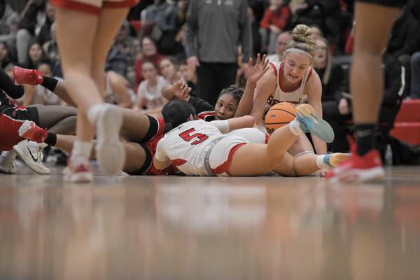 Benet holds off Bolingbrook in closing seconds, will face Waubonsie Valley for 4th straight year 