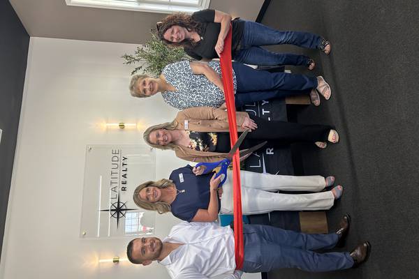 Latitude Realty moves into new office in Diamond