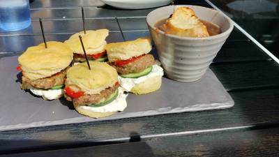 Patio perfection: 3 delicious outdoor dining options in Kane County