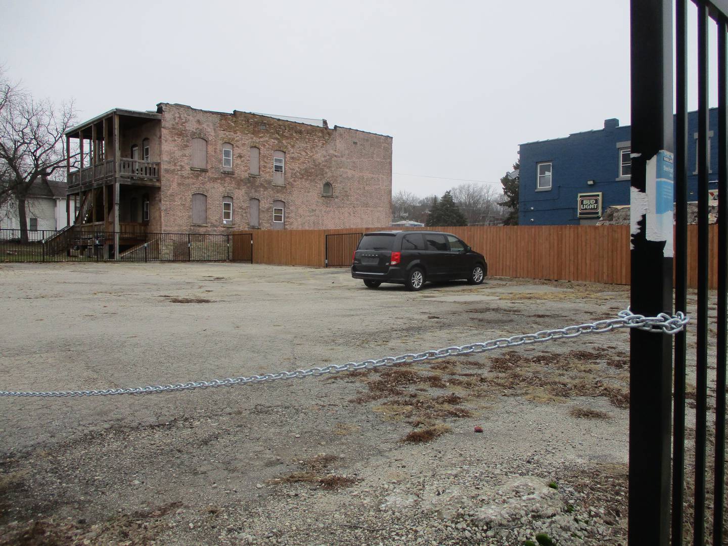 The owner of 1st Choice Auto Sales wanted to use this lot at 115 N. Center St. to store inventory but was rejected by the city. Jan. 21, 2023.