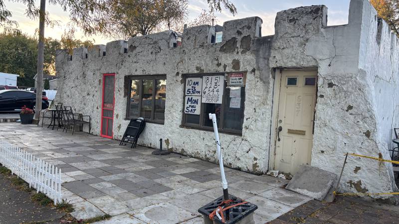 Keely’s Castle revives iconic Ottawa hot dog spot on Main Street