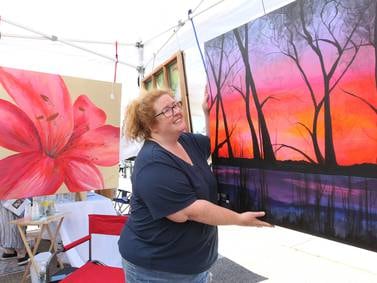 Charm, art and wine draw visitors to Grayslake fest