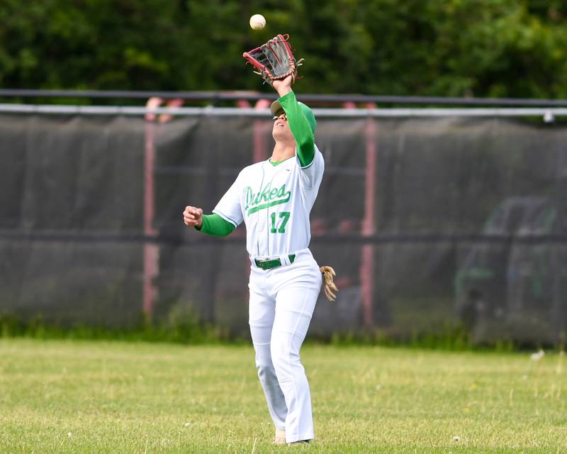 York's Drew Gami (17) catches the ball for an out Monday May 19, 2025, during the game against Downers Grove North held at York High School in Elmhurst.