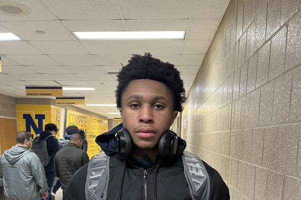 Dshaun Bolden, Oswego East turn it around against Downers Grove North in second half, move to regional final