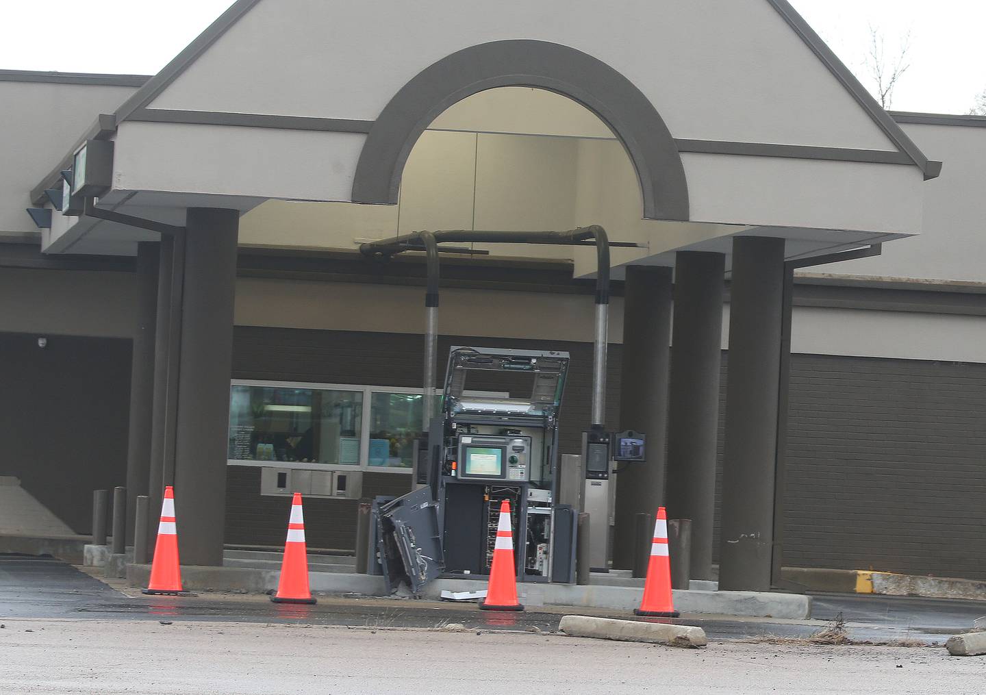 Two thieves robbed an ATM machine at Illinois Valley Credit Union on Monday, March 25, 2024 in Peru. The robbery happened around 4:30a.m. A pickup truck pulled up to the drive-up ATM and attached a chain from the truck around the machine and accelerated the gas. Officers soon found the pickup vacant in a nearby neighborhood. The vehicle was stolen from a home in La Salle.