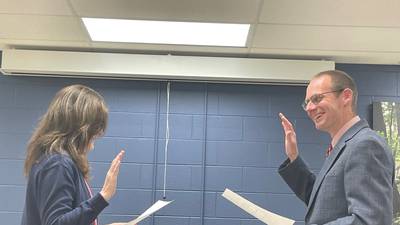 Stewart, Utica trustees sworn back into office