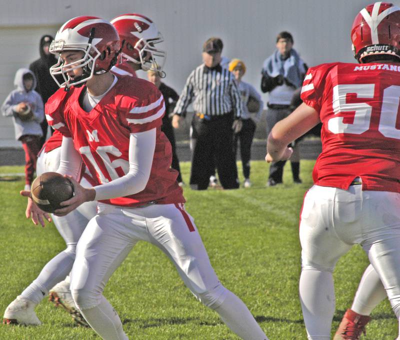 Morrison's Colton Bielema prepares to handoff against Fulton, Saturday, Oct. 28, 2023 in round one of the Class 1A football playoffs.