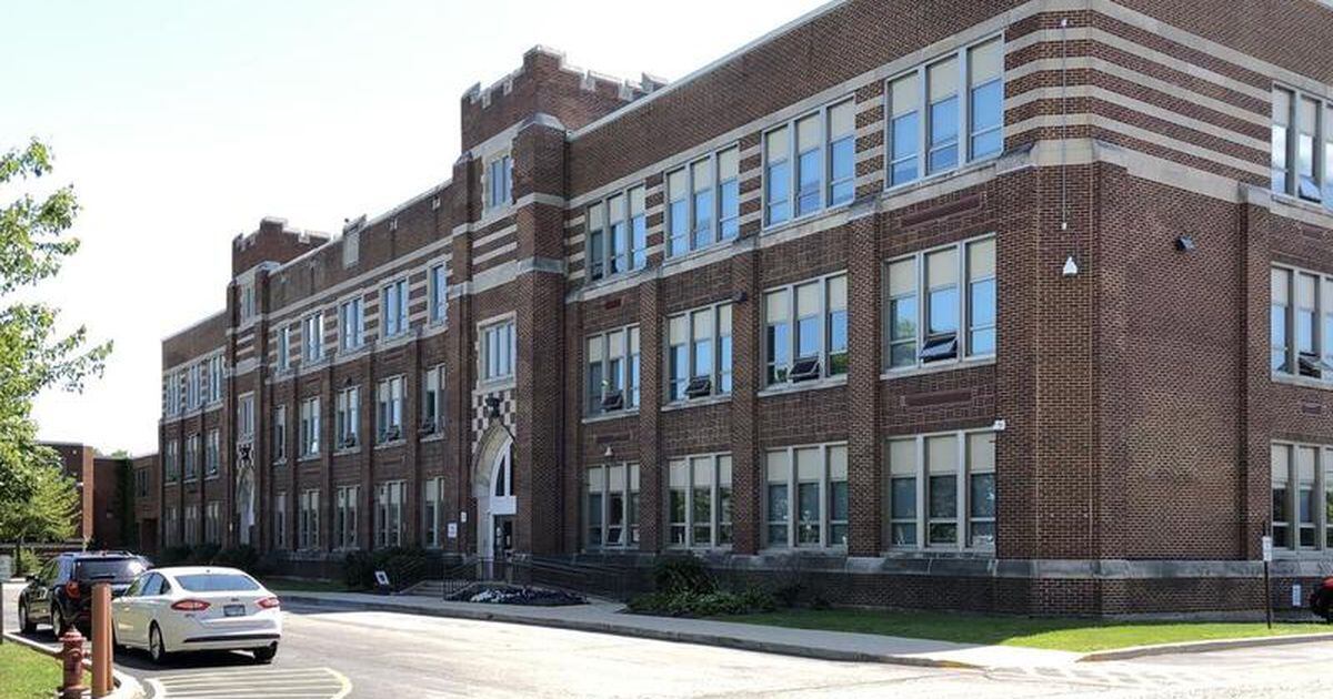 Woodstock District 200 board tentatively approves Oct. 19 hybrid