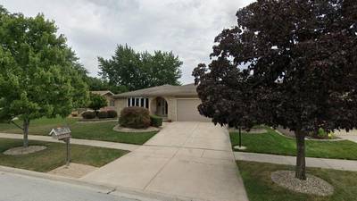 Sale closed in Tinley Park: $425,000 for a three-bedroom home