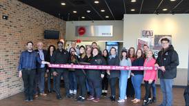 DeKalb chamber celebrates Pizza Hut’s third anniversary