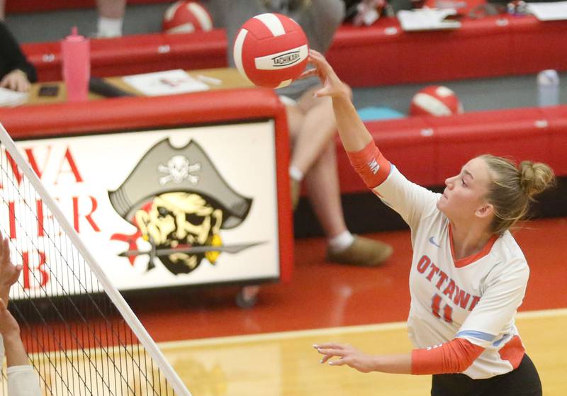 Ottawa volleyball head coach Kristina Kore coaches her team against Pontiac on Tuesday, Sept. 9, 2025 at Kingman Gymnasium.