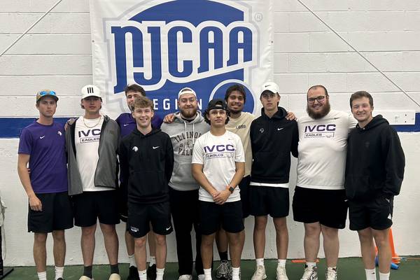 IVCC men’s tennis qualifies for national tournament