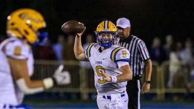 Ryan Jackson’s 3 TD passes, big runs key Lyons’ win over Hinsdale Central