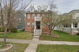 Single-family home in Sugar Grove goes for $465,000