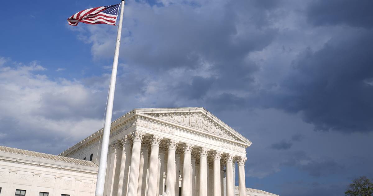 Supreme Court sidesteps new several new gun cases including challenge