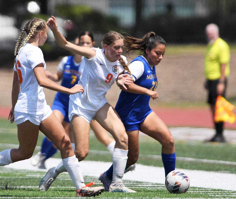 Crystal Lake Central’s Peyton McMahon battles De La Salle’s Samantha Velasco in the IHSA girls Class 2A third-place soccer game at North Central College in Naperville on Saturday, June 3, 2023.