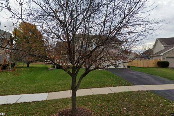 Single-family home in Bolingbrook goes for $516,000