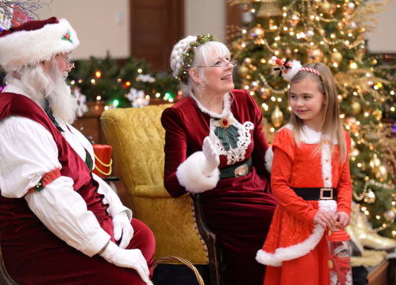 Photos La Grange hosts annual Holiday Walk Shaw Local