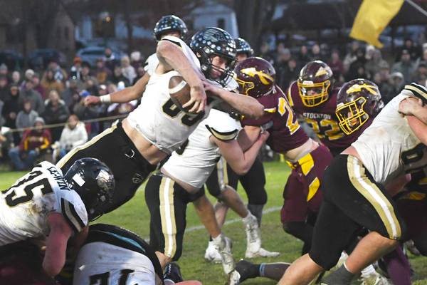 Photos: Lena-Winslow beats Stockton 30-16 to advance to 1A finals