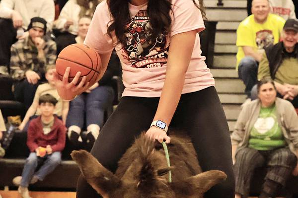 Photos: Donkey basketball in Prophetstown