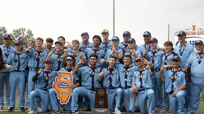 Marquette completes repeat, rallies in 7th to win 1A state title