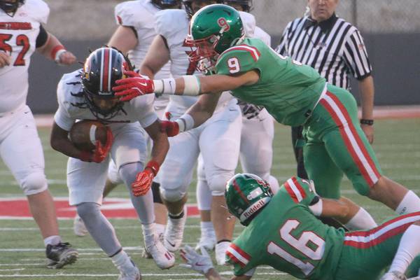 Photos: L-P looses to Metamora 32-20 in Week 2 football