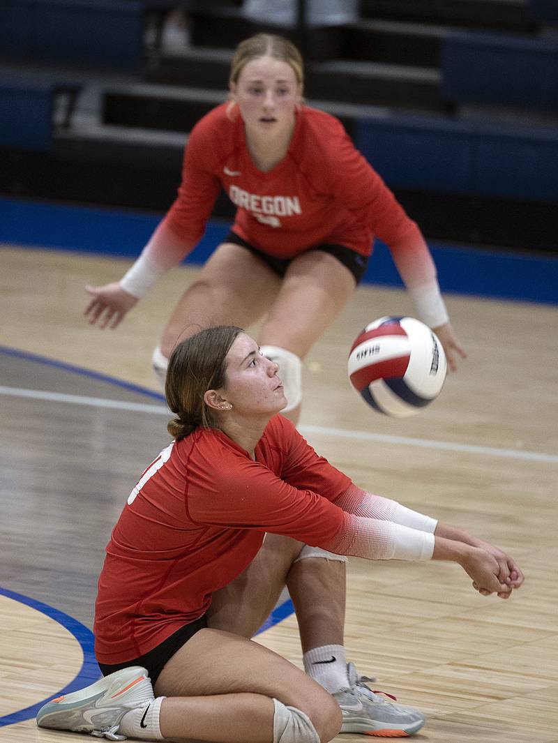 Oregon’s Lola Schwarz plays a ball against Newman Thursday, Sept. 11, 2025.