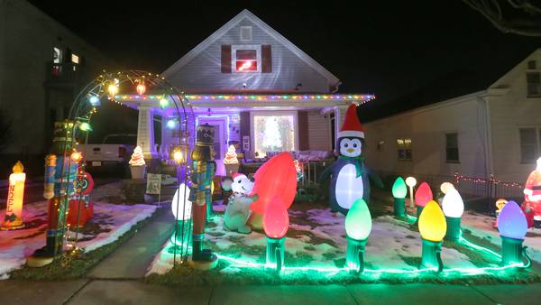Photos: Festive Christmas homes in the Illinois Valley