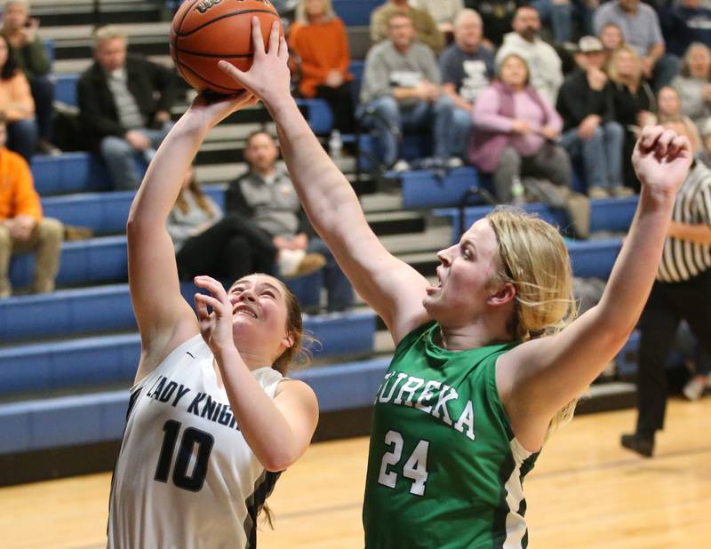 Eureka's Ella Ausmus blocks Fieldcrest's Carolyn Megrow's shot on Monday, Jan. 9, 2023 at Fieldcrest High School.