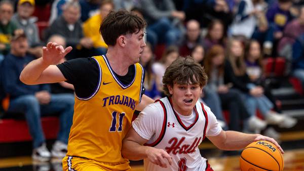 Mendota takes control in second quarter to beat Hall for Colmone Classic title