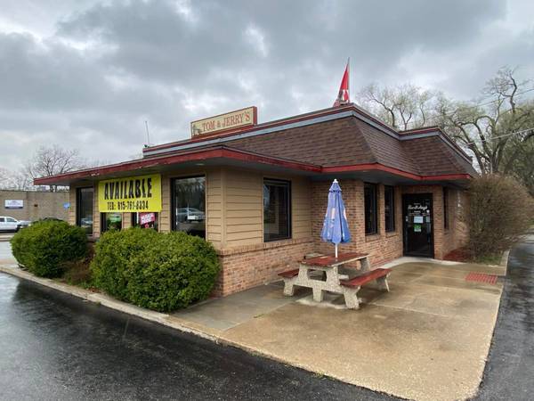 Tom & Jerry’s restaurant in DeKalb listed for sale