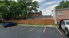 Single-family home sells in Elmhurst for $790,000