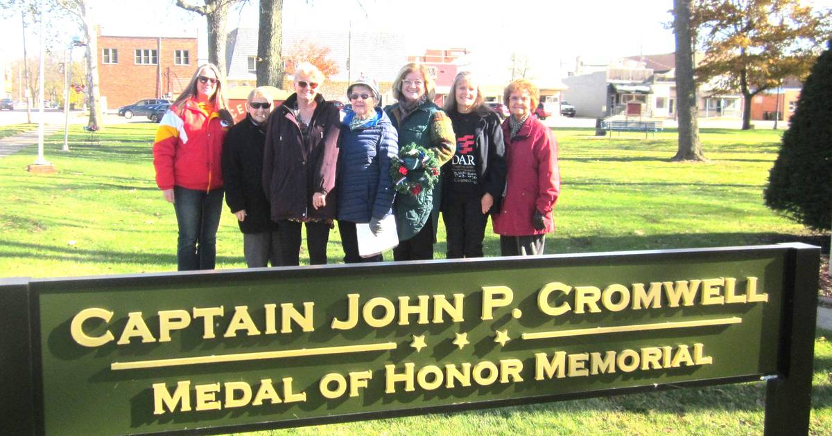 Chief Senachwine NSDAR lays wreath at Medal of Honor honoree’s memorial