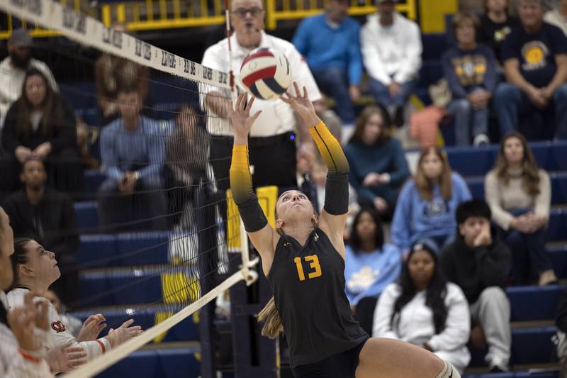 Sterling’s Sydney Giffin sets against Freeport Tuesday, Oct. 28, 2025, in the Class 3A regional semifinal at Sterling.