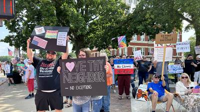 ‘No Kings’ rally draws estimated crowd of 500 around courthouse square in Oregon