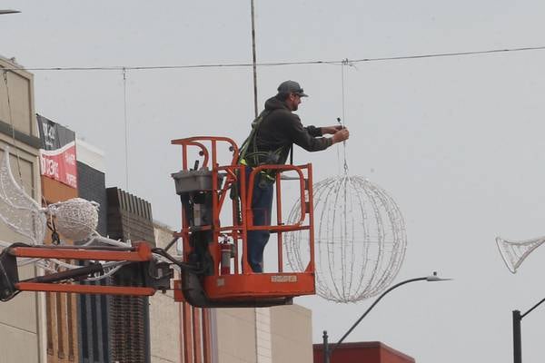 Photos: Frosty on First prep. La Salle lights up downtown with Christmas decorations