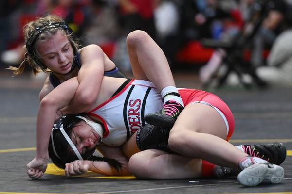 From freestyle to folkstyle, Hampshire’s Amelia Nidelea-Polanin pushing for state wrestling title