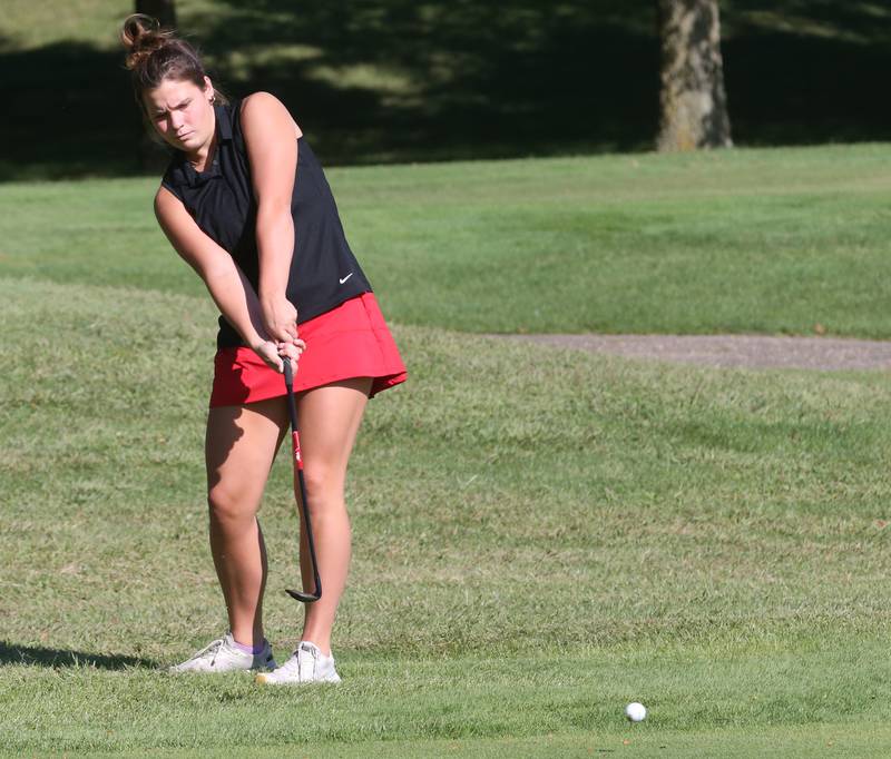 Ottawa's Kendall Lowery golfs during a golf meet against L-P on Wednesday, Sept. 13, 2023 at Senicas Oak Ridge Golf Course in La Salle.