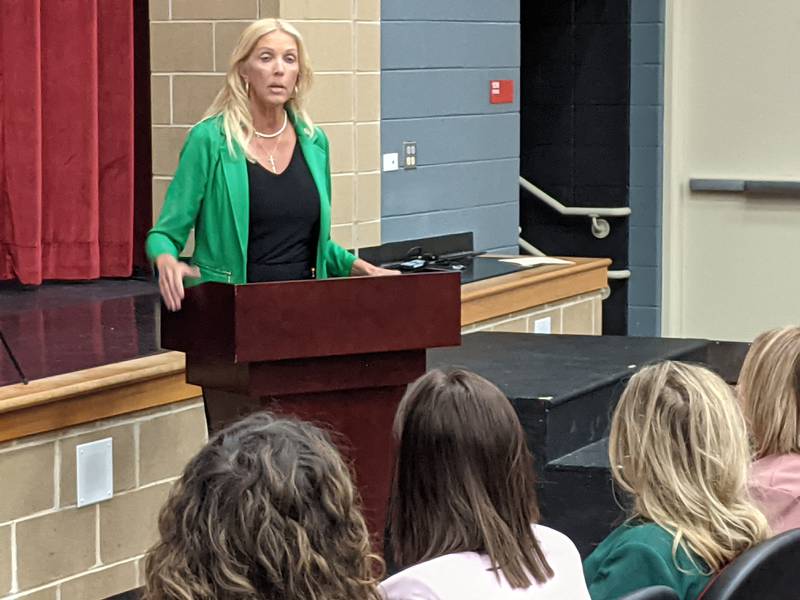 State Sen. Sue Rezin, R-Morris on Jan. 31 hosted a roundtable discussion at Yorkville Middle School as part of her “Safe Screens, Health Minds” initiative. The discussion was the first in a series of roundtable discussions that Rezin plans to hold across the state to gather comments from parents, educators and mental health professionals.