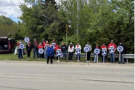 UAW begins strike at HCC in Mendota