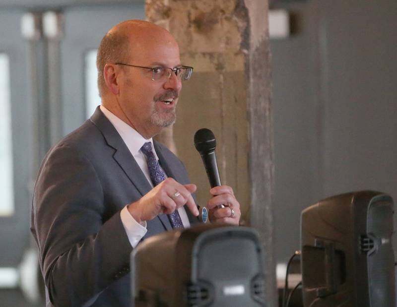 AJ Querciagrossa, OSF CEO speaks during the 40 Under Forty awards banquet on Thursday, March 21, 2024 at Westclox in Peru. OSF was the lead sponsor at this years awards.