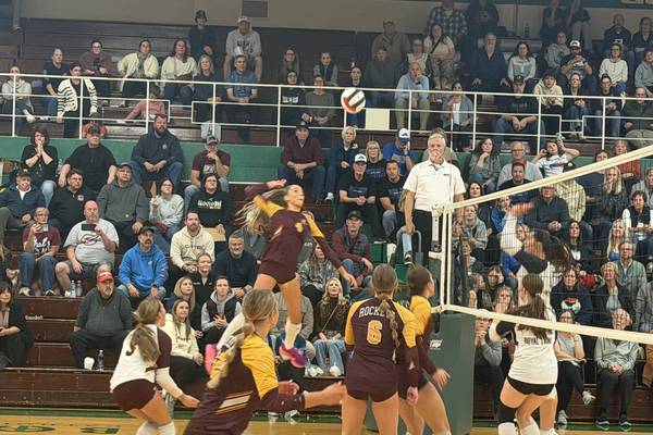 Richmond-Burton unable to complete comeback against Rockford Christian, falls in IHSA Class 2A sectional final