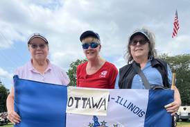Ottawa’s DAR chapter participates in Grand Ridge parade