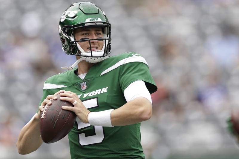 New York Jets quarterback Mike White has been benched and will be replaced by Mike White as the starter Sunday against the Chicago Bears. Coach Robert Saleh announced the decision Wednesday, Nov. 23, after evaluating and discussing the situation with his assistants.